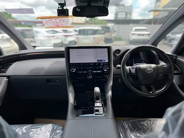 Interior view 3